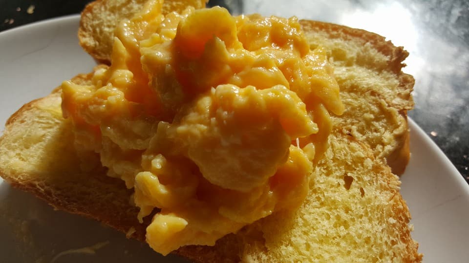 Creamy scrambled eggs