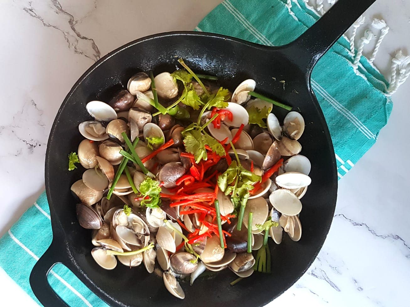 clam in a wok