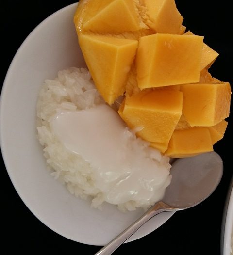 Mango Sticky Rice (Kao Niao Mamuang, ข้าวเหนียวมะม่วง)