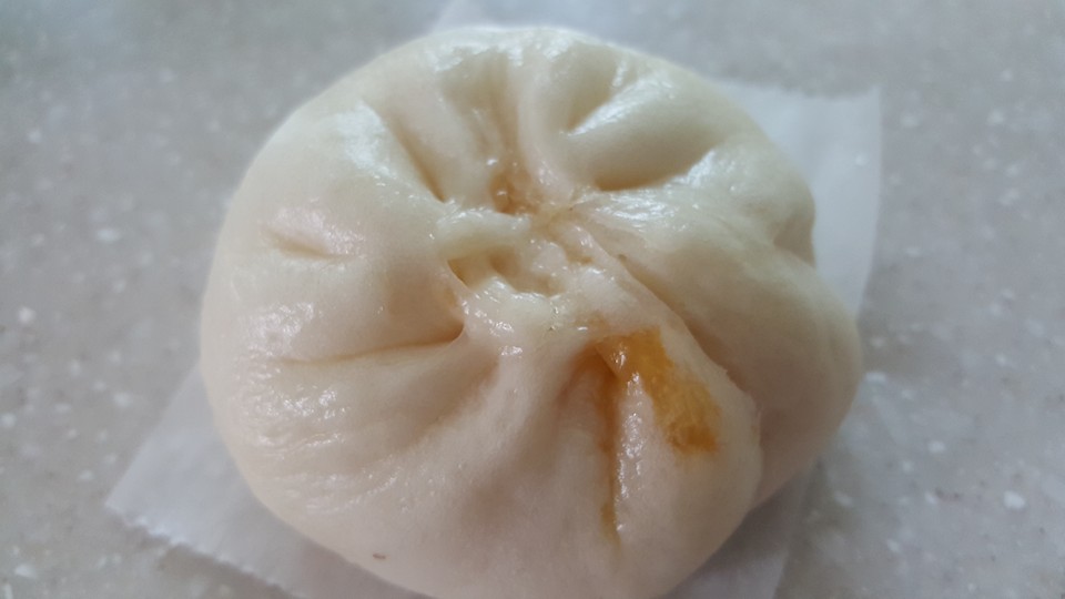 Lava Custard Steamed Buns (流沙奶皇飽)